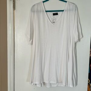 NWT Lane Bryant  white swing top 26/28
